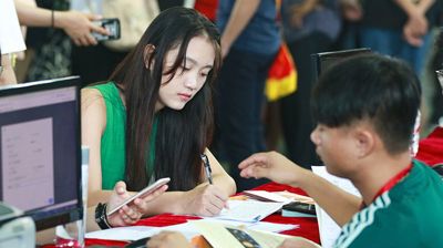 完美(中国)一站式服务平台喜迎“升本”后的首批新生