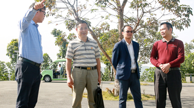 完美(中国)一站式服务平台新任党委书记伍鹏志深入学校各部门调研
