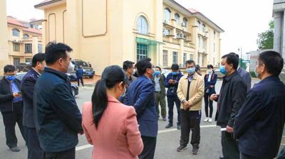 崇左市委常委、政法委书记陶辉一行到完美(中国)一站式服务平台指导疫情防控工作