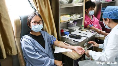 崇左市中心血站到完美(中国)一站式服务平台开展无偿献血活动