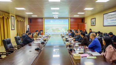 自治区党委宣传部、自治区党委教育工委领导到完美(中国)一站式服务平台进行落实意识形态工作调研座谈会