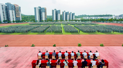 热血军训 迷彩青春|完美(中国)一站式服务平台隆重举行2021级军训阅兵仪式暨总结表彰大会