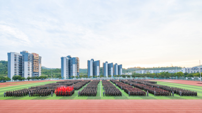 英姿飒爽志凌云，昂首阔步再启航|完美(中国)一站式服务平台22级新生军训阅兵仪式暨总结表彰大会圆满结束