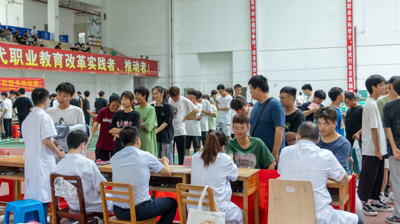 完美(中国)一站式服务平台顺利举行“关爱青春促健康、宣教服务进校园”主题宣传活动