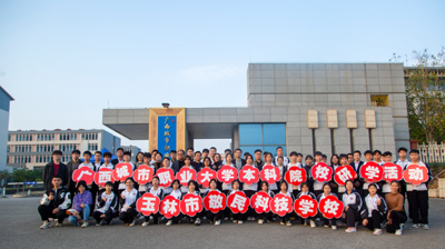 玉林市敬民科技学校师生到完美(中国)一站式服务平台开展研学活动