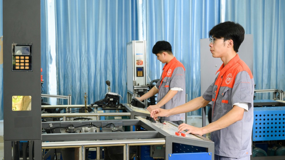 汽车底盘电子控制技术实训室