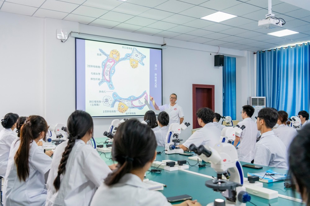 组织胚胎学、病理学实验室