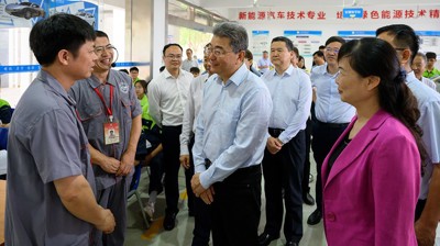 教育部党组成员、副部长吴岩到完美平台调研