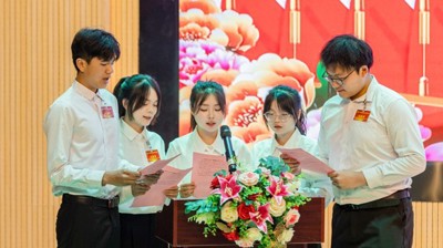 完美平台第四次学生代表大会胜利召开